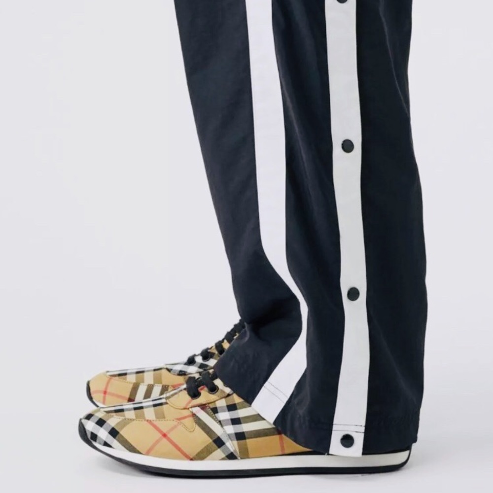 ❌SOLD❌🔥BURBERRY NEW🔥 Travis Train Sneakers - Picture 8 of 9